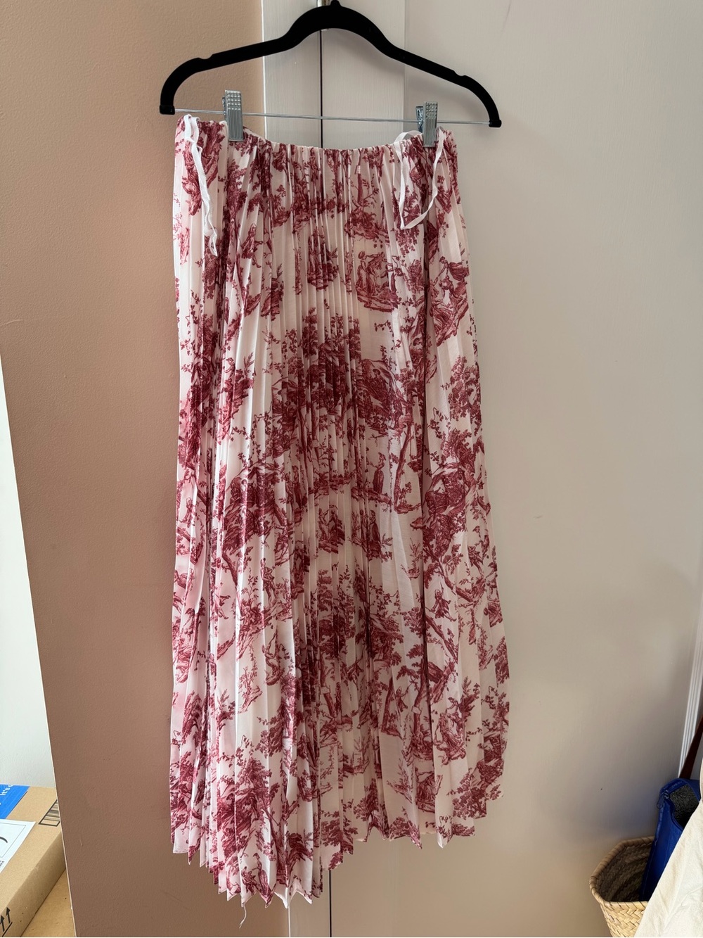 Pleated White and Burgundy Printed Toile Maxi Skirt BNWT